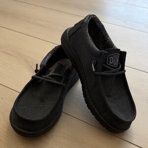 Hey Dude Wally Youth Basic Black, Size 4 (Youth), NWOT